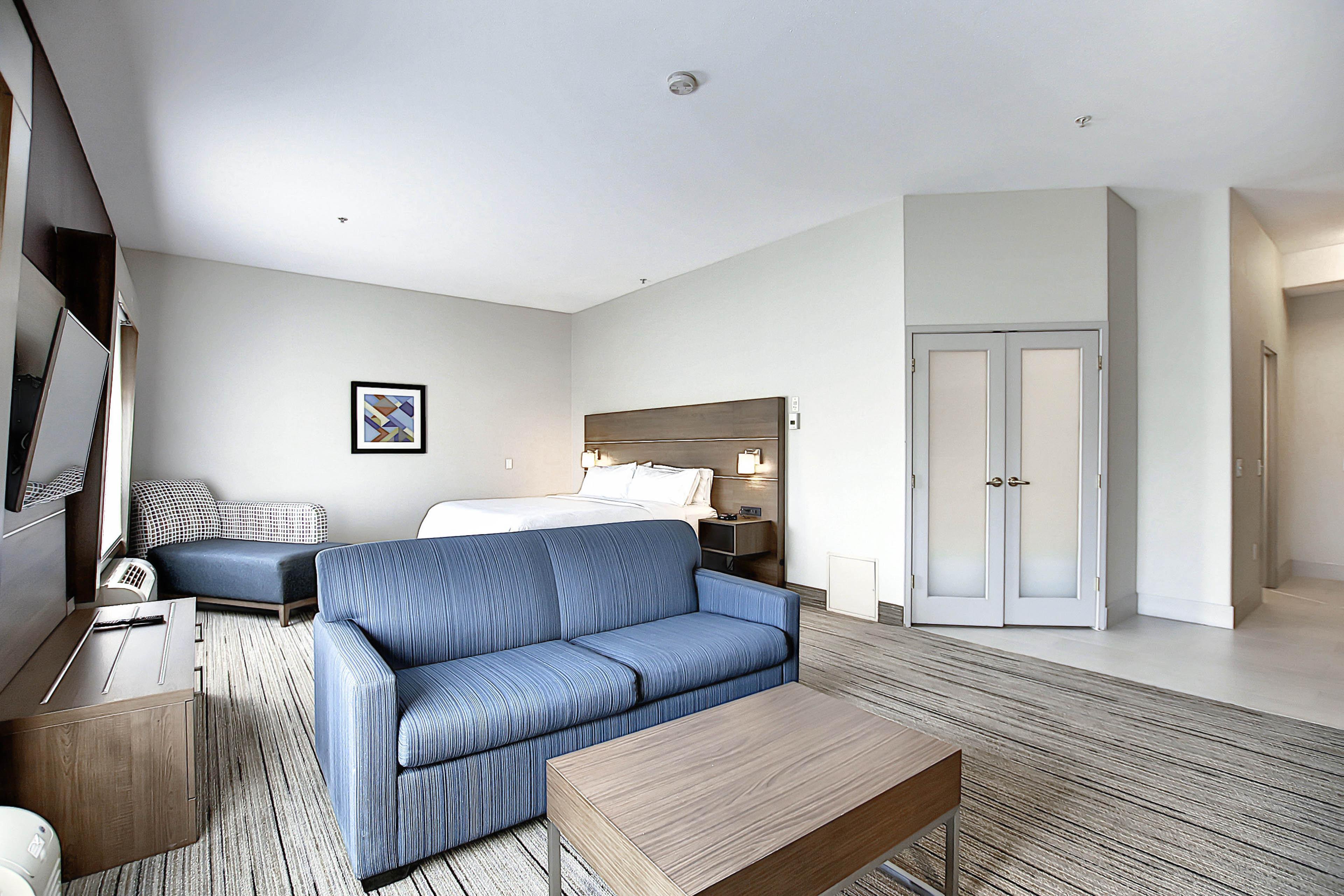 Holiday Inn Express Airport Calgary By Ihg Экстерьер фото